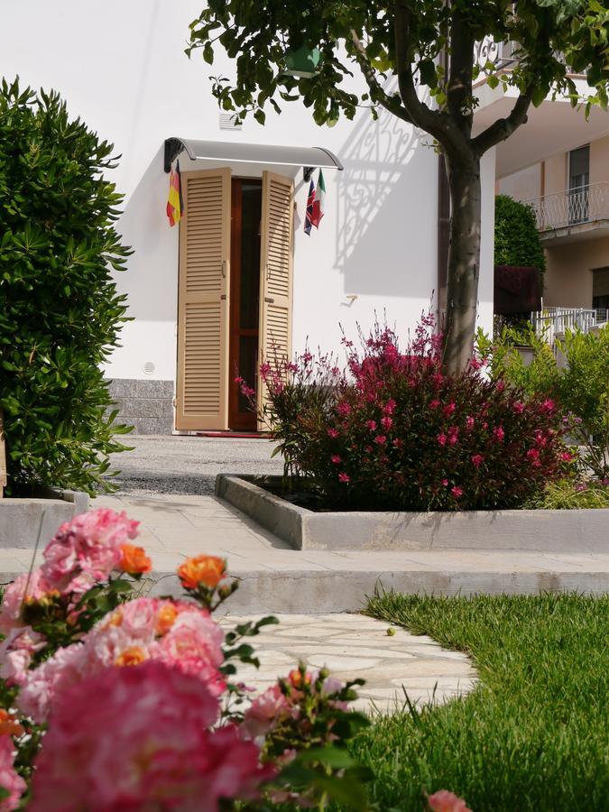 Ostra B&B Le Dive المظهر الخارجي الصورة